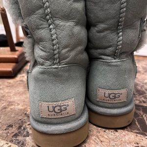 Women’s light blue uggs size 7